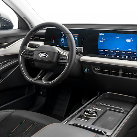 FORD TAURUS (3 passengers)